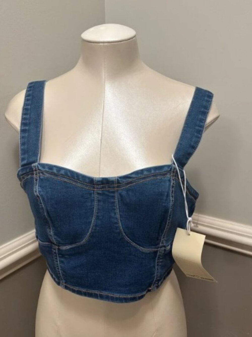 New love Trends sz L stretch denim crop top sz L